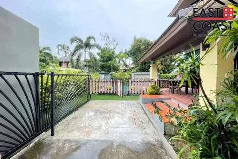 Casa de 3 dormitorios en Pattaya, Tailandia № 213025 - foto 4