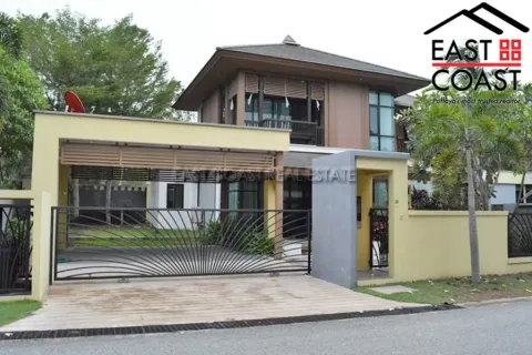 House in Pattaya, Thailand 3 bedrooms № 213026