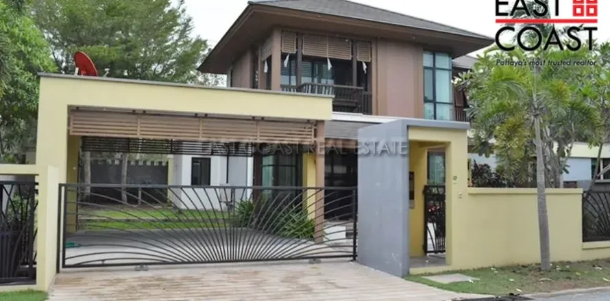 Casa de 3 dormitorios en Pattaya, Tailandia № 213026