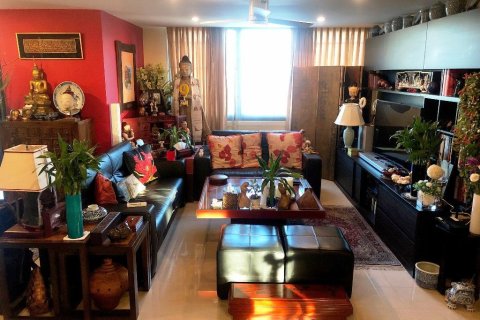 Condo in Watthana, Bangkok, Thailand, 3 bedrooms  № 158701 - photo 4