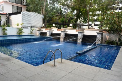 Condo in Watthana, Bangkok, Thailand, 3 bedrooms  № 158701 - photo 18