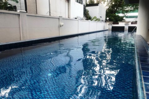 Condo in Watthana, Bangkok, Thailand, 3 bedrooms  № 158701 - photo 17