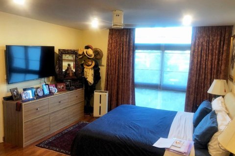 Condo in Watthana, Bangkok, Thailand, 3 bedrooms  № 158701 - photo 12