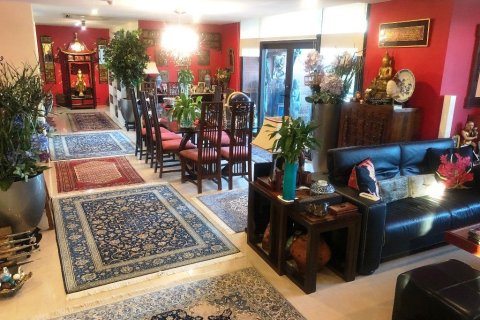 Condo in Watthana, Bangkok, Thailand, 3 bedrooms  № 158701 - photo 2