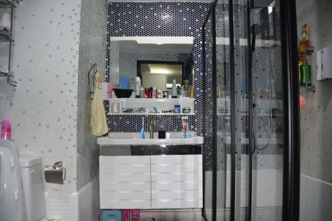 Condo in Watthana, Bangkok, Thailand, 3 bedrooms  № 158700 - photo 17