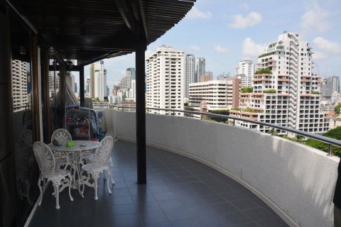 Condo in Watthana, Bangkok, Thailand, 3 bedrooms  № 158700 - photo 3