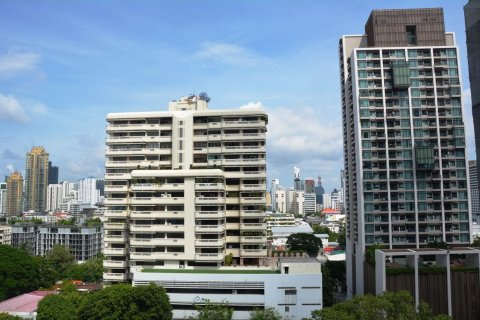 Condo in Watthana, Bangkok, Thailand, 3 bedrooms  № 158700 - photo 2