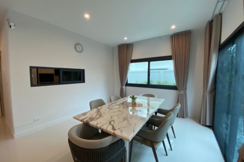 Villa in Hua Hin, Thailand 4 bedrooms № 205678 - photo 7