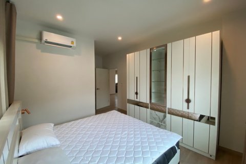 Villa in Hua Hin, Thailand 4 bedrooms № 205678 - photo 22