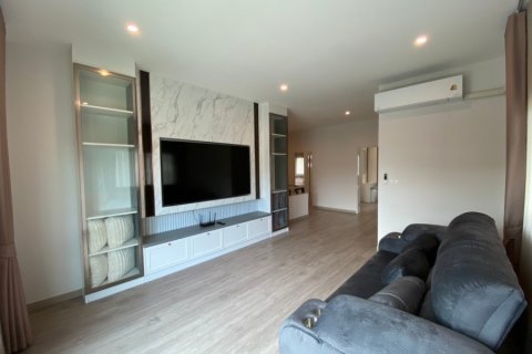Villa in Hua Hin, Thailand 4 bedrooms № 205678 - photo 15