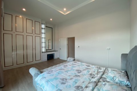 Villa in Hua Hin, Thailand 4 bedrooms № 205678 - photo 18