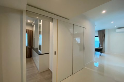 Villa in Hua Hin, Thailand 4 bedrooms № 205678 - photo 19