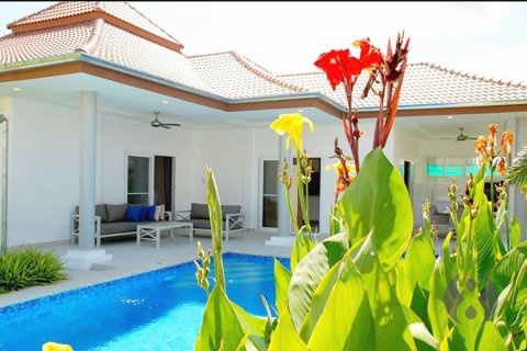 Villa in Hua Hin, Thailand 3 bedrooms № 205676 - photo 2
