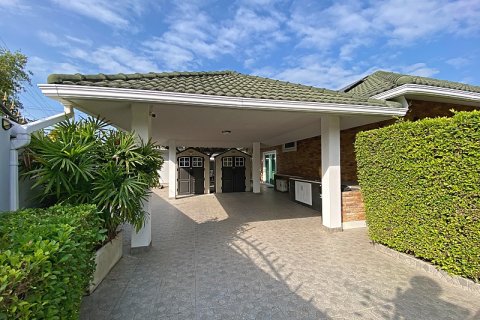 Villa in Hua Hin, Thailand 4 bedrooms № 205679 - photo 7