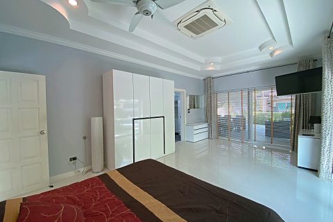 Villa in Hua Hin, Thailand 4 bedrooms № 205679 - photo 23