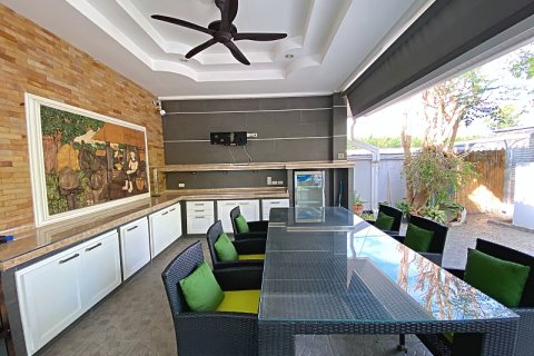 Villa in Hua Hin, Thailand 4 bedrooms № 205679 - photo 9