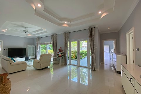 Villa in Hua Hin, Thailand 4 bedrooms № 205679 - photo 21