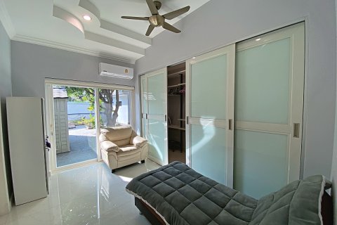 Villa in Hua Hin, Thailand 4 bedrooms № 205679 - photo 27