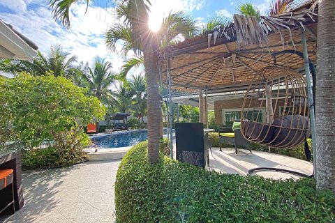 Villa in Hua Hin, Thailand 4 bedrooms № 205679 - photo 10