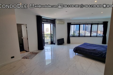 Condo in Watthana, Bangkok, Thailand, 3 bedrooms № 200884 - photo 14