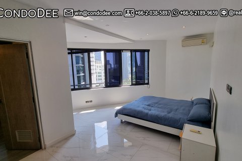 Condo in Watthana, Bangkok, Thailand, 3 bedrooms № 200884 - photo 13