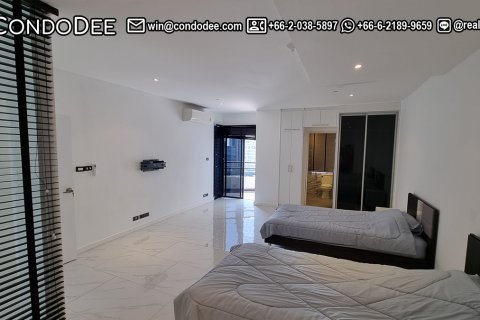 Condo in Watthana, Bangkok, Thailand, 3 bedrooms № 200884 - photo 15