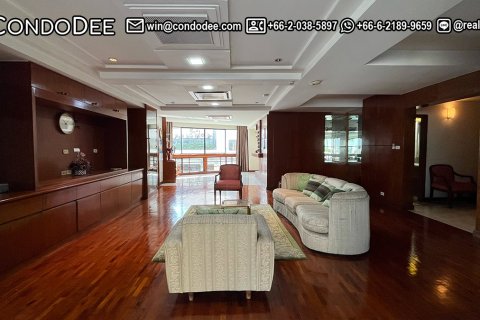 Condo in Khlong Toei, Bangkok, Thailand, 3 bedrooms № 200889 - photo 13