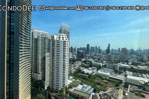 Condo in Khlong Toei, Bangkok, Thailand, 3 bedrooms № 200889 - photo 4