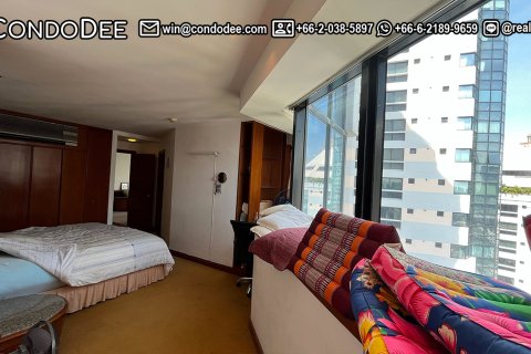 Condo in Khlong Toei, Bangkok, Thailand, 3 bedrooms № 200889 - photo 11
