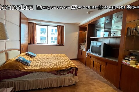 Condo in Khlong Toei, Bangkok, Thailand, 3 bedrooms № 200889 - photo 10