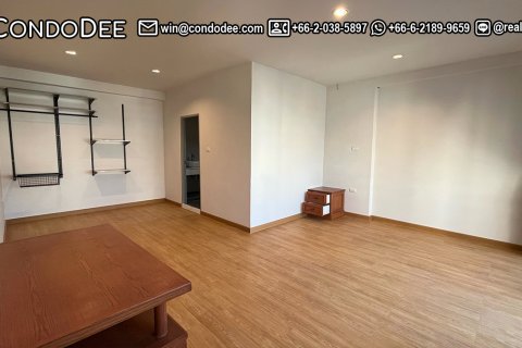Condo in Khlong Toei, Bangkok, Thailand, 2 bedrooms № 200886 - photo 7