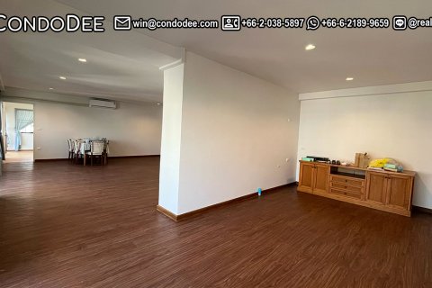 Condo in Khlong Toei, Bangkok, Thailand, 2 bedrooms № 200886 - photo 10