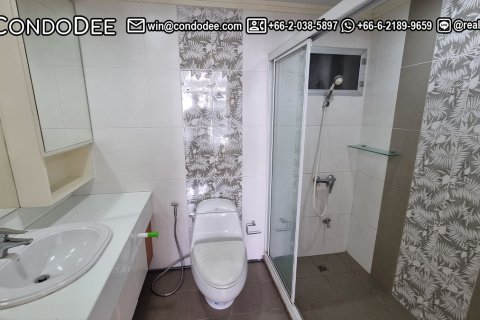 Condo in Watthana, Bangkok, Thailand, 2 bedrooms № 200885 - photo 8