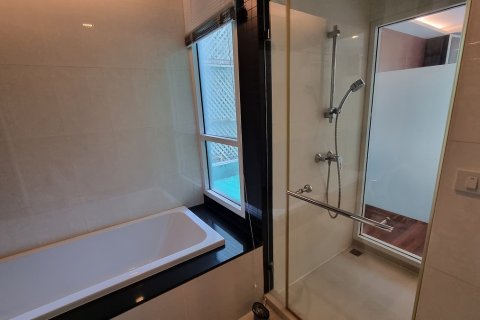 Condo in Bangkok, Thailand, 2 bedrooms № 200883 - photo 5