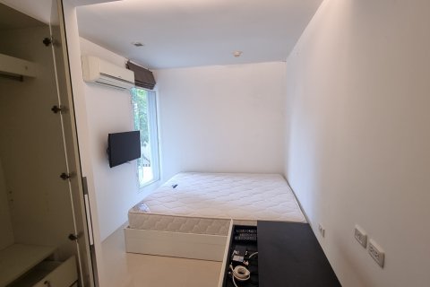 Condo in Bangkok, Thailand, 2 bedrooms № 200883 - photo 7