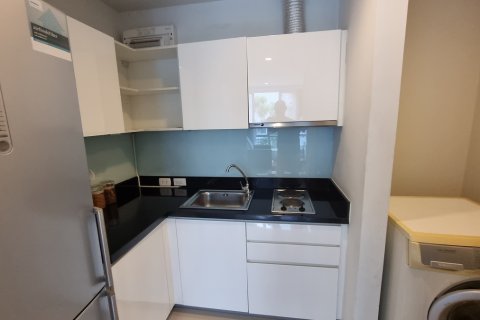 Condo in Bangkok, Thailand, 2 bedrooms № 200883 - photo 2