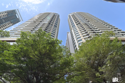 Condo in Bangkok, Thailand, 3 bedrooms  № 189980 - photo 3