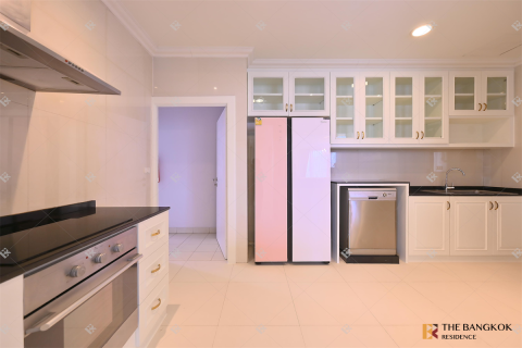 Condo in Bangkok, Thailand, 4 bedrooms  № 189976