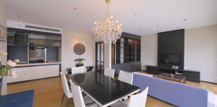 Condo in Bangkok, Thailand, 3 bedrooms № 189975