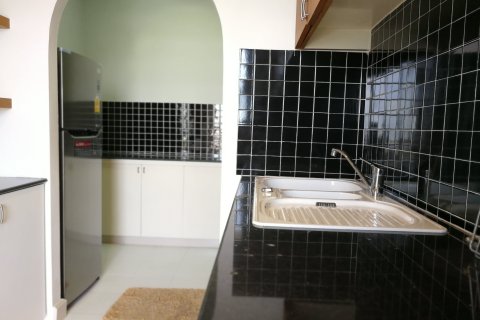 Кондоминиум с 2 спальнями в Кхлонг Сане, Бангкок, Таиланд № 149712 - фото 7