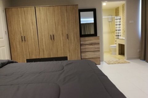 Кондоминиум с 2 спальнями в Кхлонг Сане, Бангкок, Таиланд № 149712 - фото 8