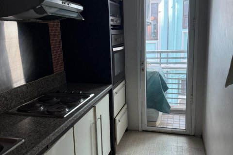 Кондоминиум с 2 спальнями в Ваттхане, Бангкок, Таиланд № 149710 - фото 7