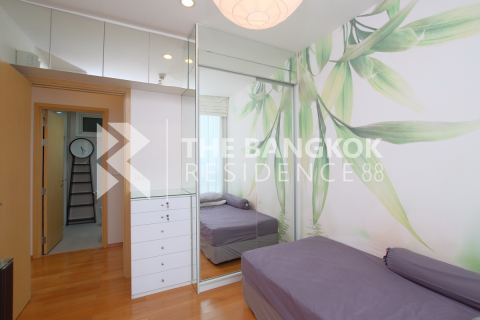 Condo in Bangkok, Thailand, 2 bedrooms № 184352 - photo 2