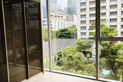Condo in Bangkok, Thailand, 2 bedrooms  № 180770 - photo 29