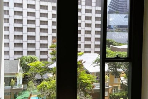 Condo in Bangkok, Thailand, 2 bedrooms  № 180770 - photo 22