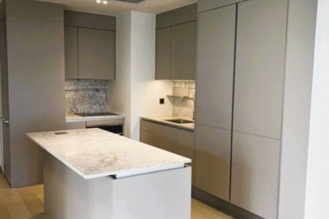 Condo in Bangkok, Thailand, 2 bedrooms  № 180770 - photo 13