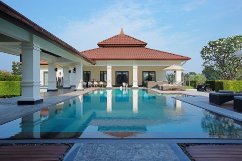 House in Hua Hin, Thailand 5 bedrooms № 180765