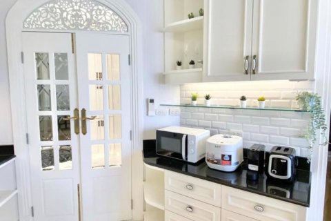 Кондоминиум с 2 спальнями в Ваттхане, Бангкок, Таиланд № 133664 - фото 12