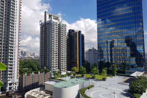 Condo in Watthana, Bangkok, Thailand, 3 bedrooms  № 200689 - photo 5
