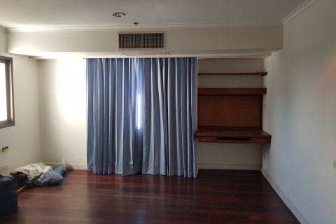 Condo in Watthana, Bangkok, Thailand, 3 bedrooms  № 200689 - photo 3